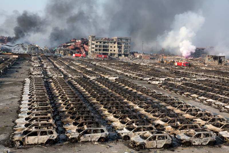 Illustration for article titled Photos from the aftermath of the devastating Tianjin explosion
